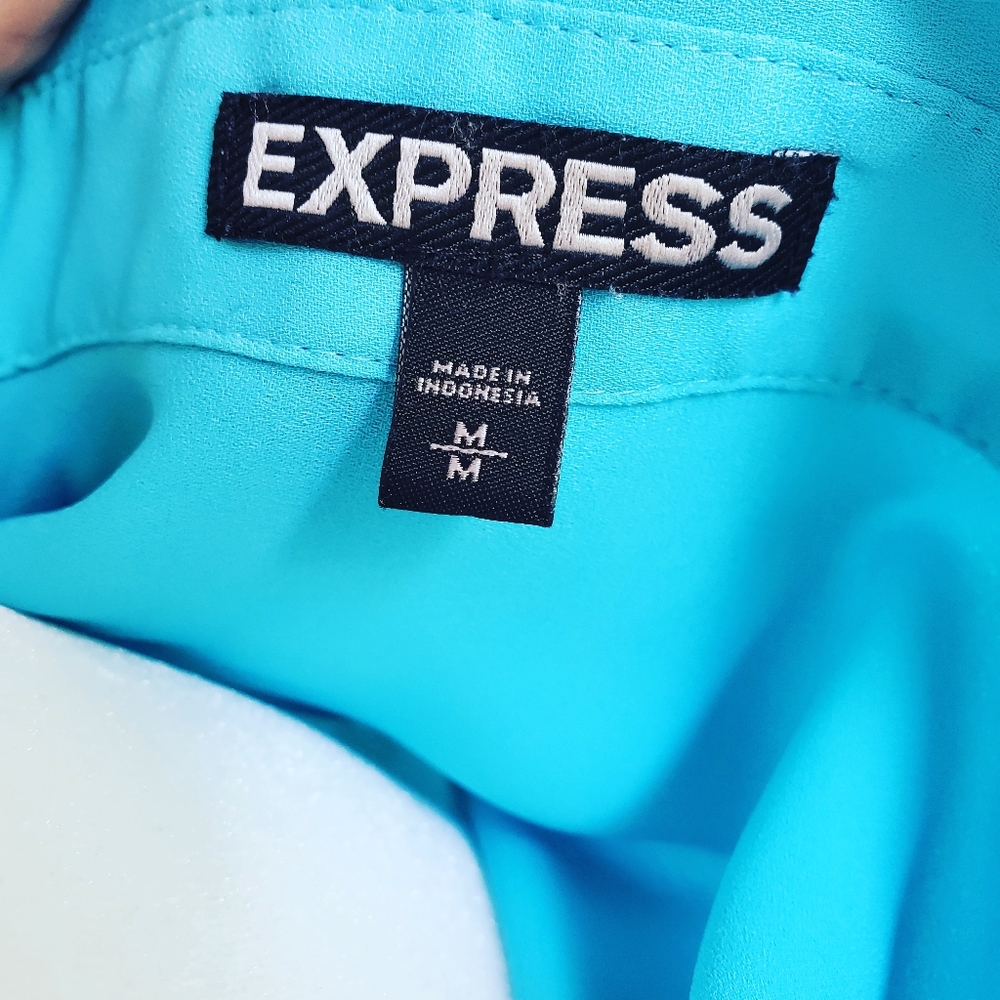 Express adjustable sleeve button down - Medium - Picture 4 of 4